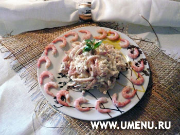 Салат с кальмарами и креветками