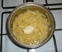 Итальянские макароны с сосисками