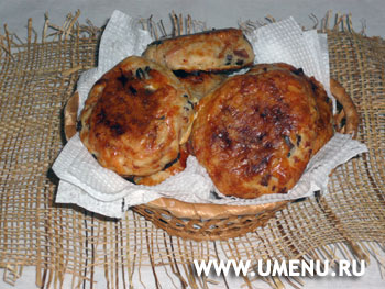 Пирожки с курицей и грибами