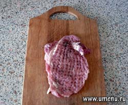 Свинина, фаршированная сыром и зеленью