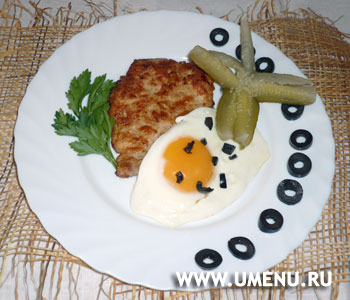 Шницель с глазуньей
