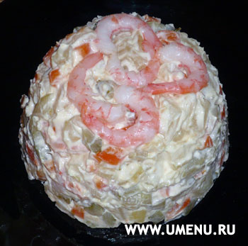 Салат c креветками и овощами