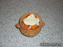 Горшочки с овощами и куриным филе